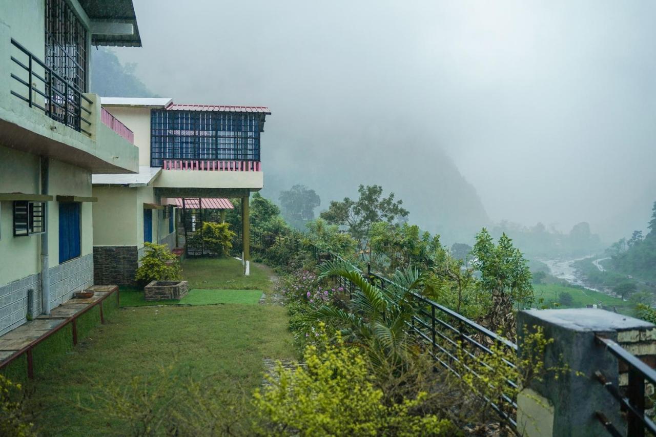 Baandal River Resort A Unit Of Maa Surkunda Devi Audhogik Kshetra Dehradún Kültér fotó